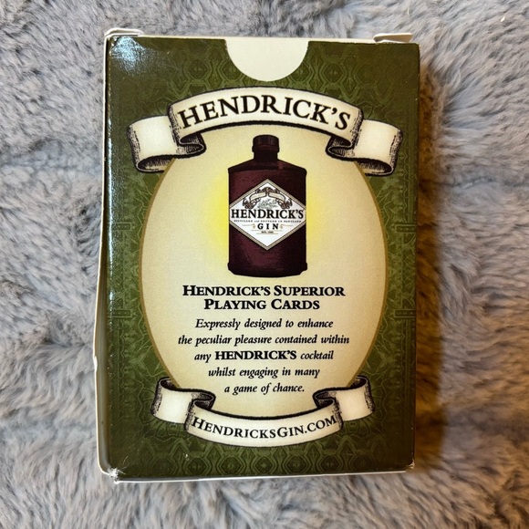 NEW IN BOX Hendrick’s Gin Sealed Playing Cards Mancave Poker Bar Gift - Picture 2 of 5